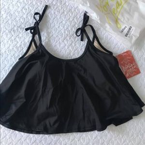 Kortni Jeane Medium Black Swing Top